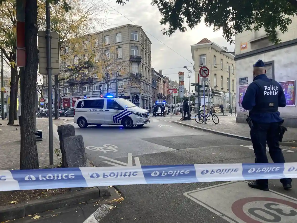 Нападение в Брюсселе:Вид на закрытую дорогу.