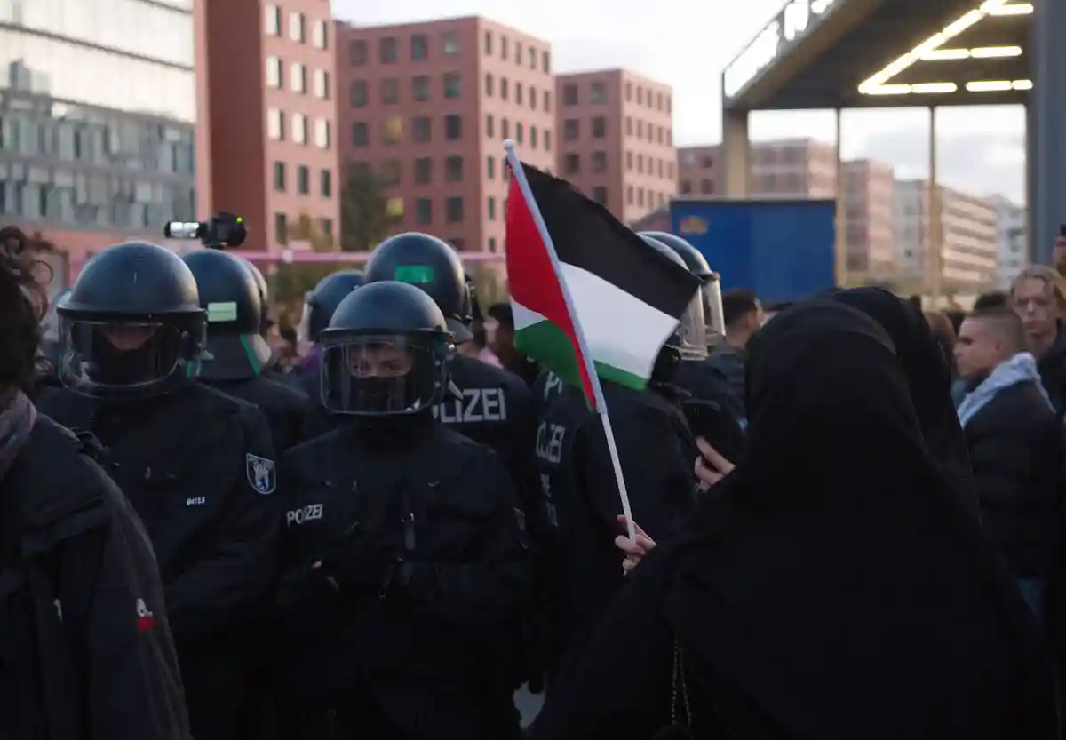 Берлин: мобилизация полиции на палестинскую демонстрацию