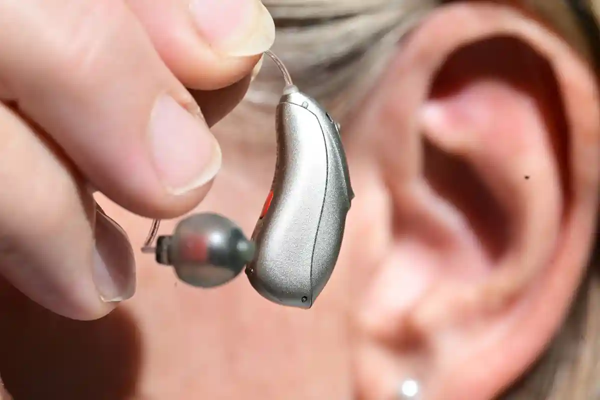 В Германии многие люди зависят от слуховых аппаратов
