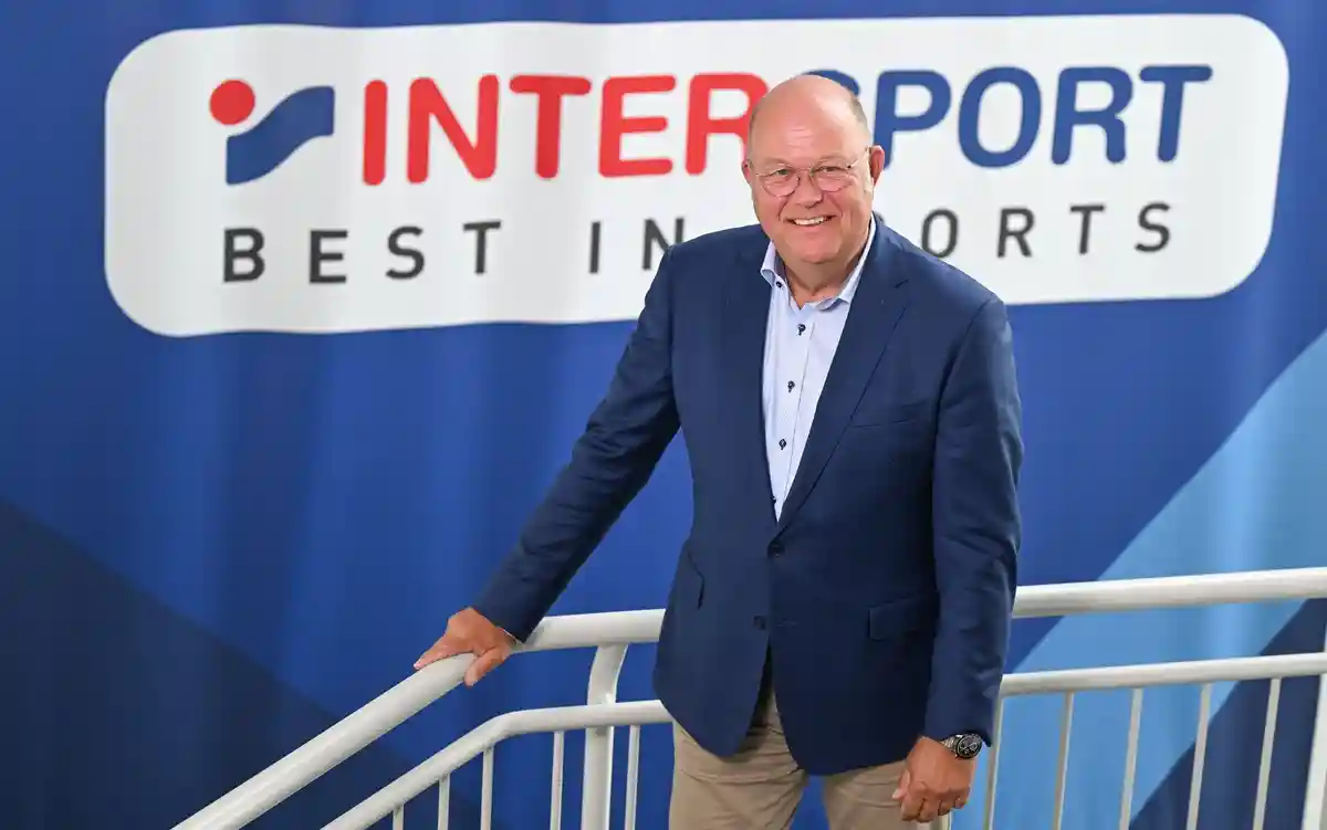 Спортивный ритейлер Intersport:Александр фон Прен, председатель правления спортивного ритейлера Intersport, сделал запись во время интервью агентству dpa в штаб-квартире компании.