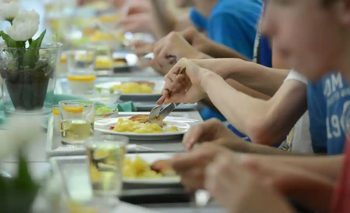 Парижская конференция: школьное питание для всех детей