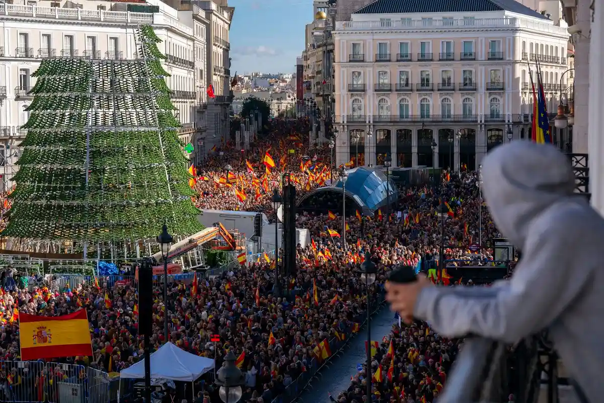 Демонстрации в Испании против амнистии для каталонцев
