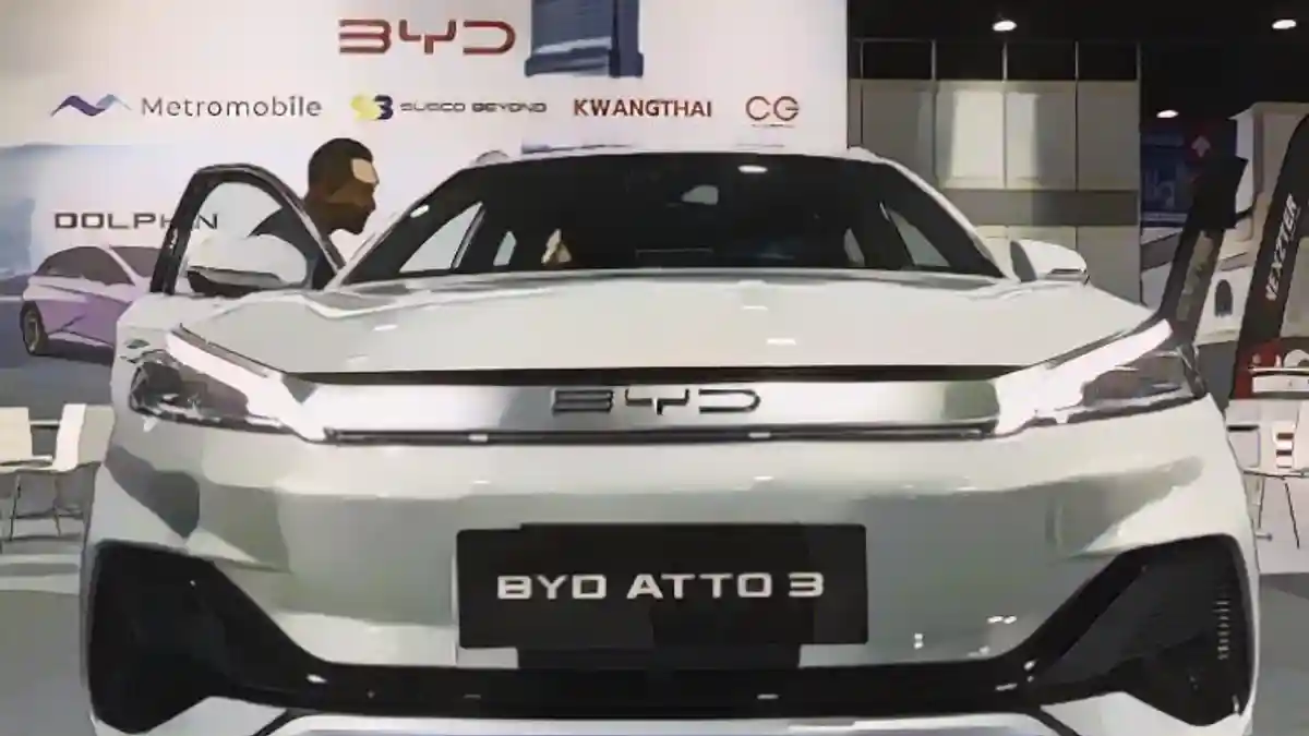 Автомобиль производителя BYD на выставке Bangkok Electric Vehicle Exposition 2023.:Автомобиль производителя BYD на выставке Bangkok Electric Vehicle Exposition 2023.