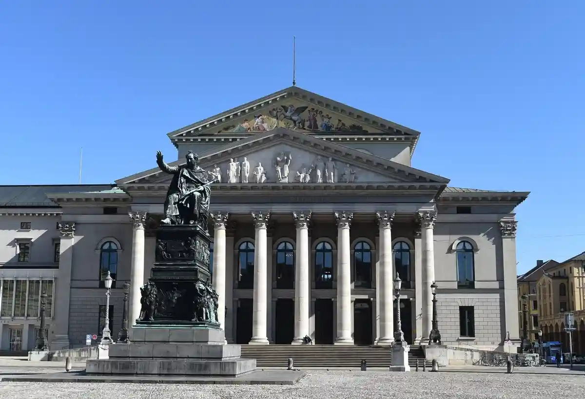 Баварская опера в Мюнхене стала "Оперной труппой года"