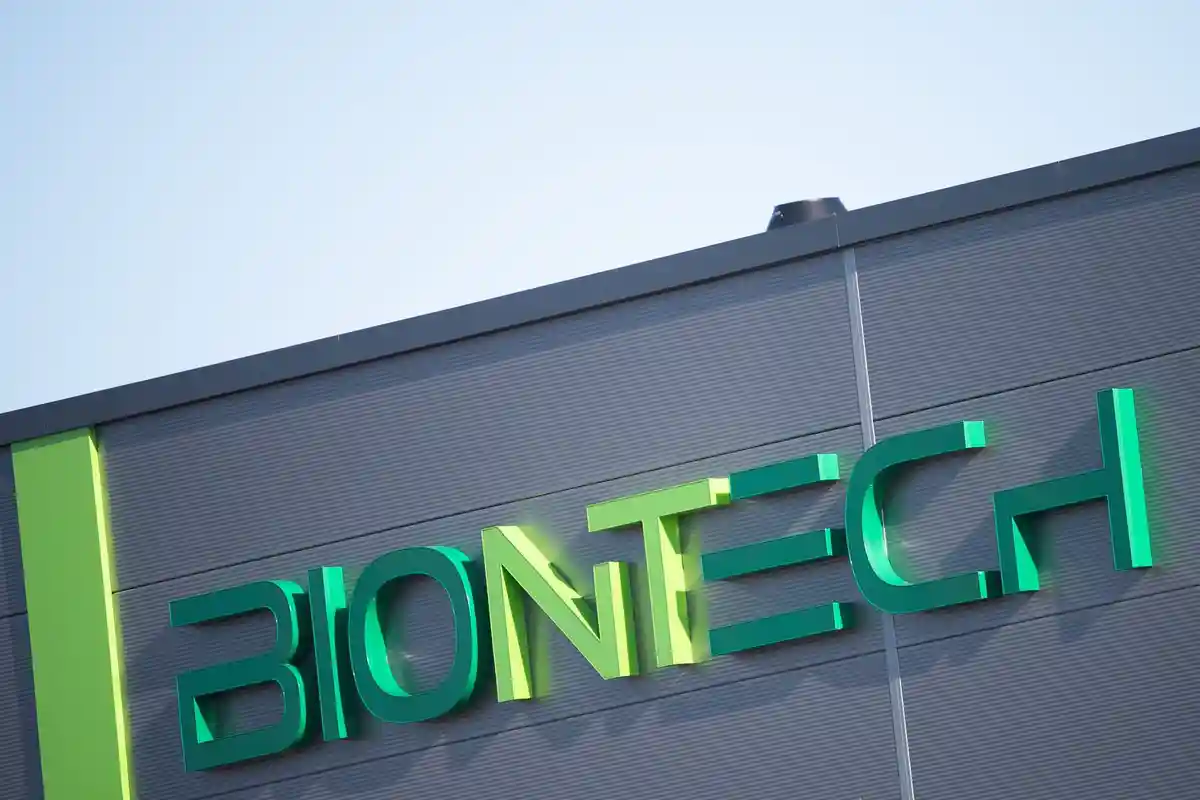 Бионтех:Логотип Biontech находится на подшипнике.