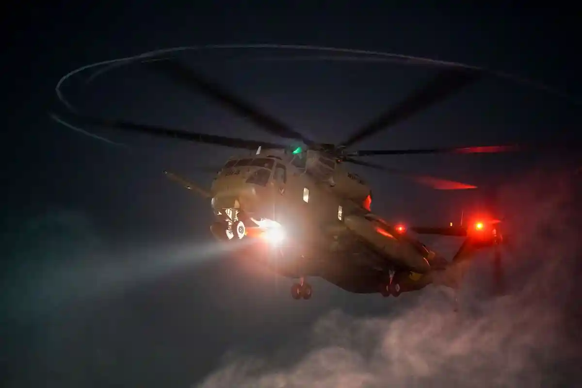 Ближний Восток:Вертолет с израильскими заложниками, освобожденными ХАМАС. (символическое изображение)