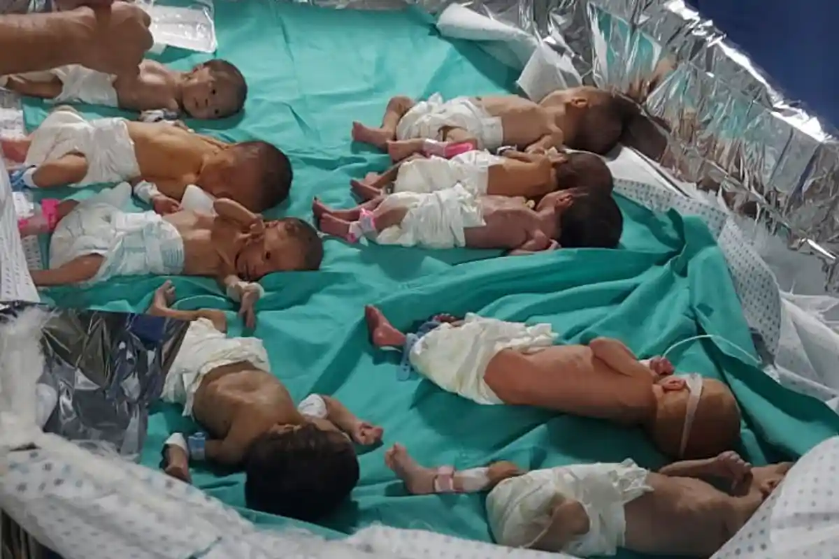Больница Шифа:На снимке: недоношенные палестинские дети в больнице "Шифа".