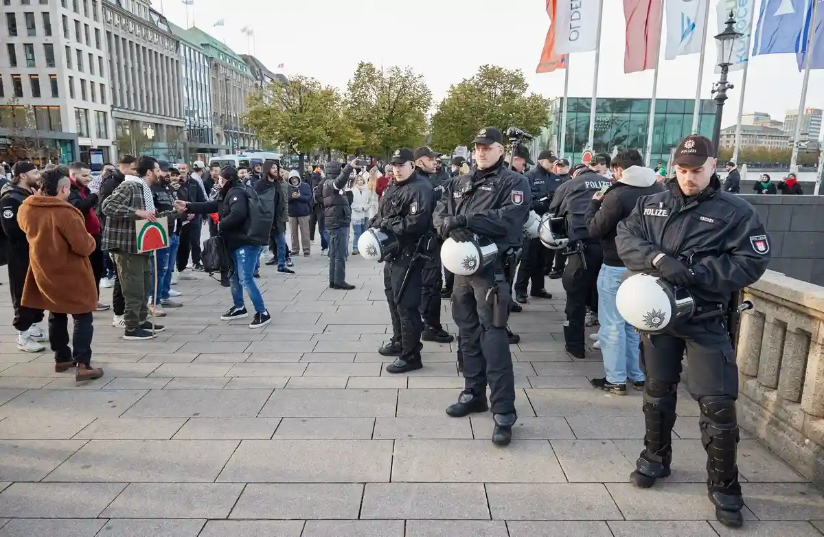 Полиция Гамбурга работала в поте лица в октябре