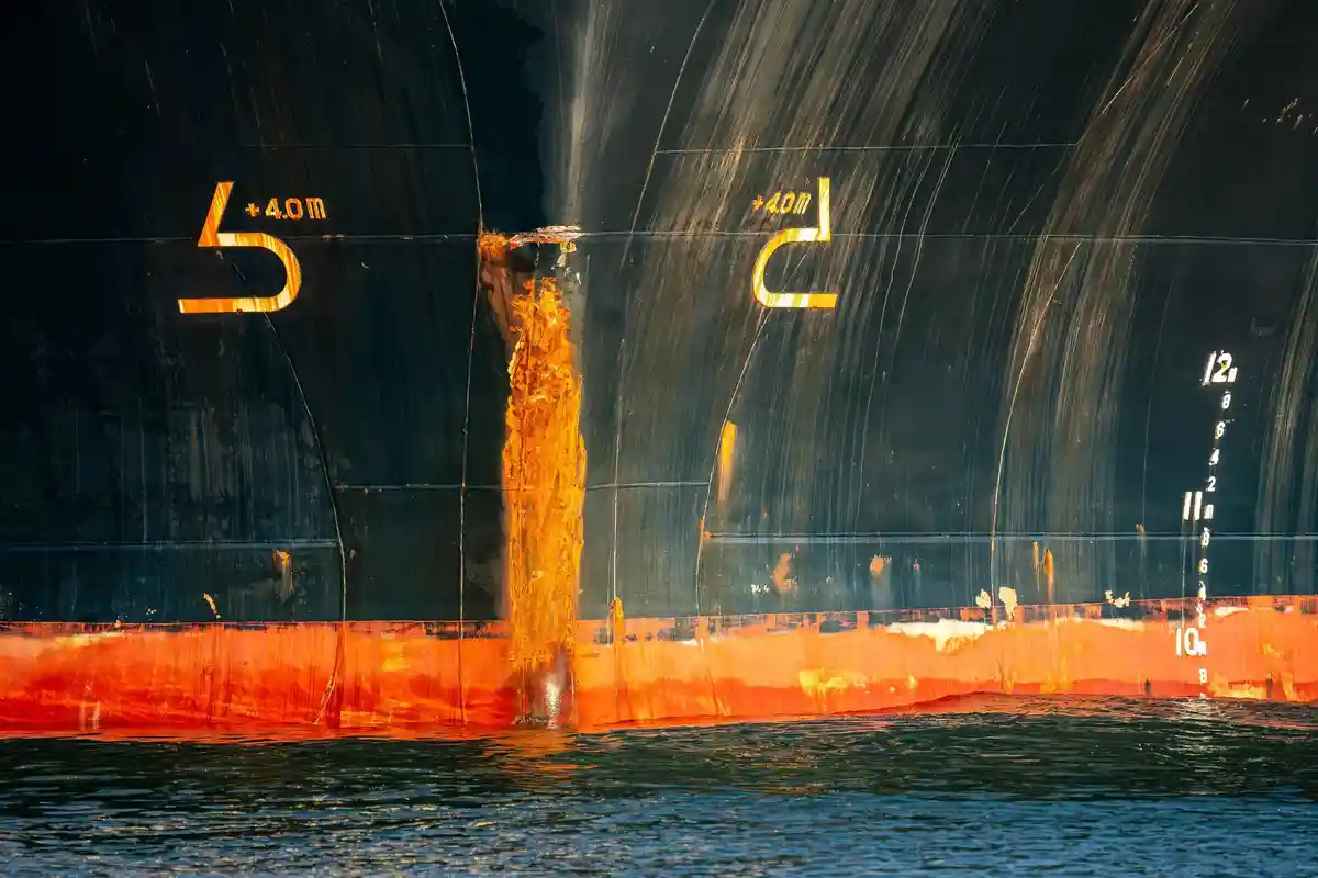 Фрахтователь:В результате столкновения с "Полесьем" грузовое судно "Верити" затонуло в Северном море.
