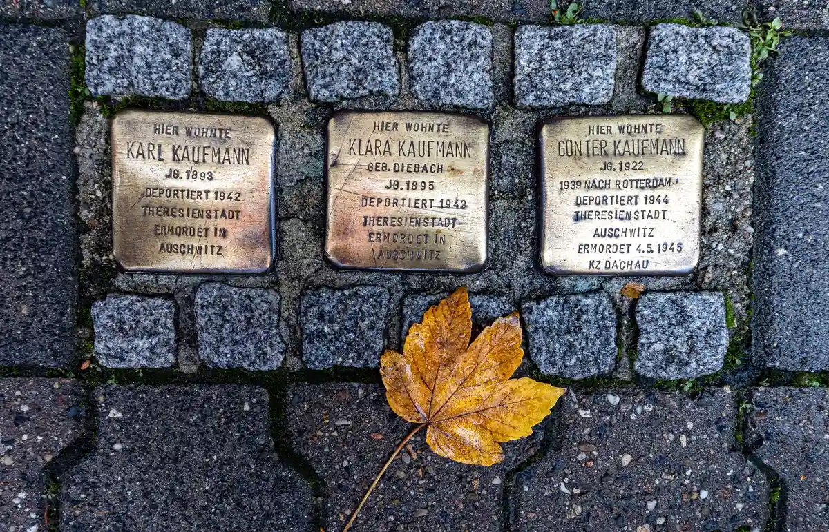 Камни преткновения во Франкфурте: 20 лет памяти