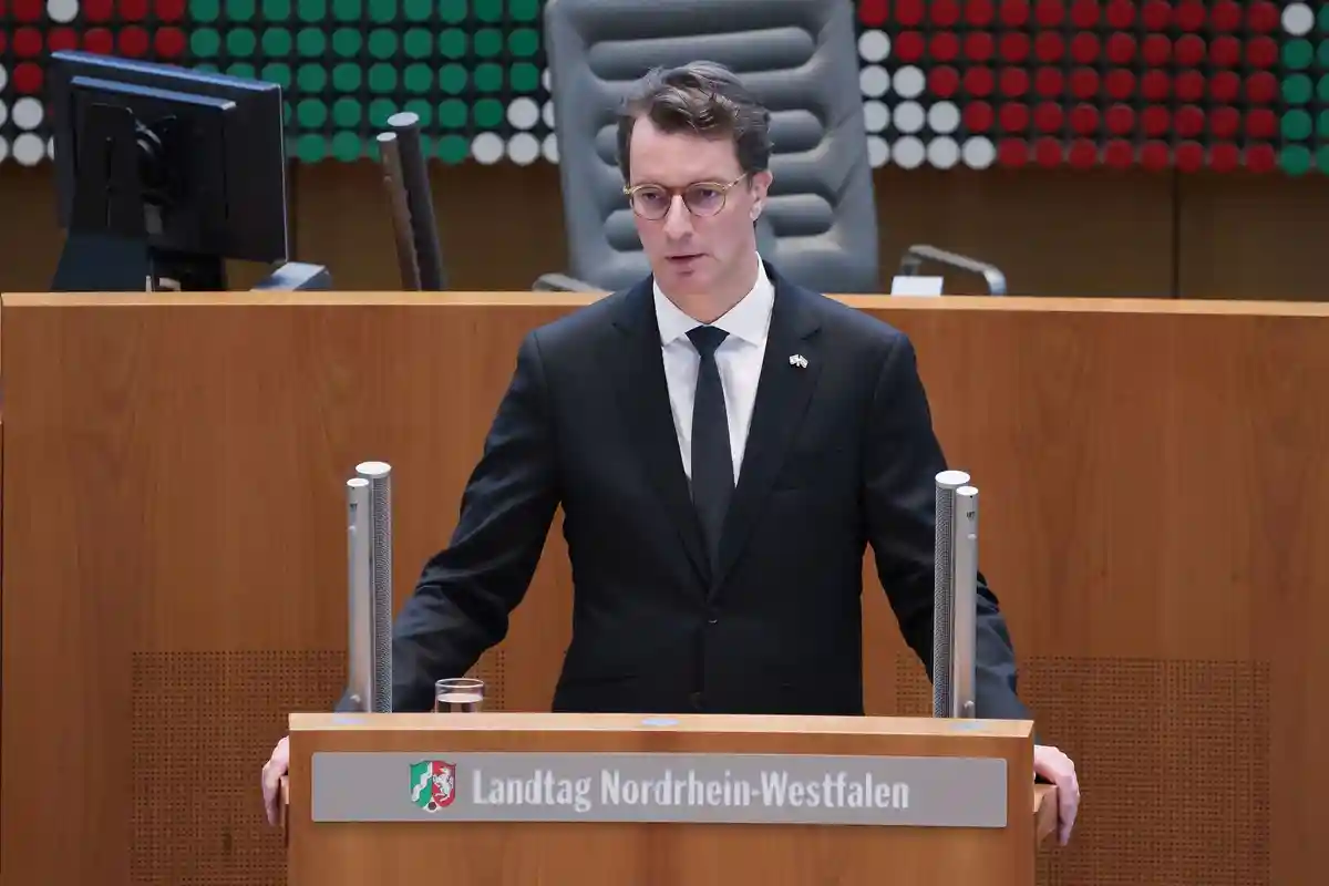 Хендрик Вюст:Министр-президент земли Северный Рейн-Вестфалия Хендрик Вюст выступает на приеме.