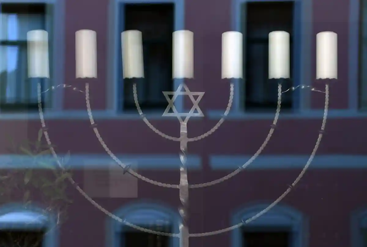 JSUD призвал усилить борьбу с антисемитизмом