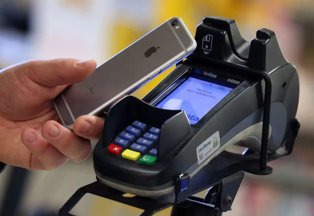 Оплата с помощью смартфона:По мнению потребителей, самое главное при оплате на кассе - это быстрота.