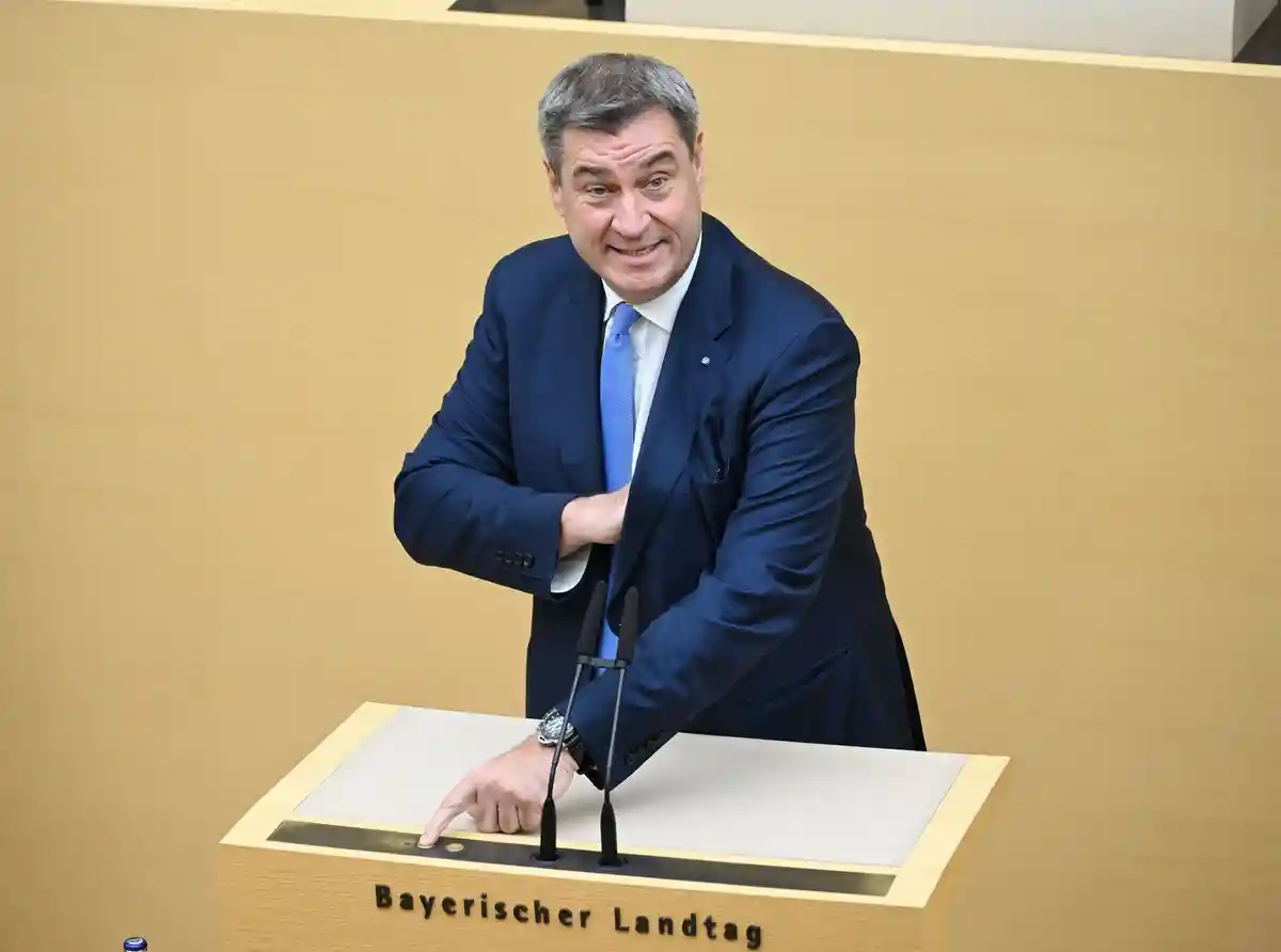 Парламент земли Бавария:Премьер-министр Маркус Зедер выступает с речью в парламенте земли Бавария.