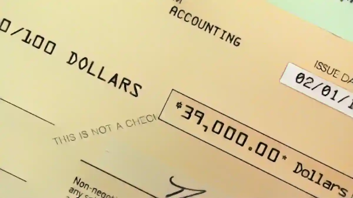 поддельный чек:Пять видов чеков, которые не следует обналичивать