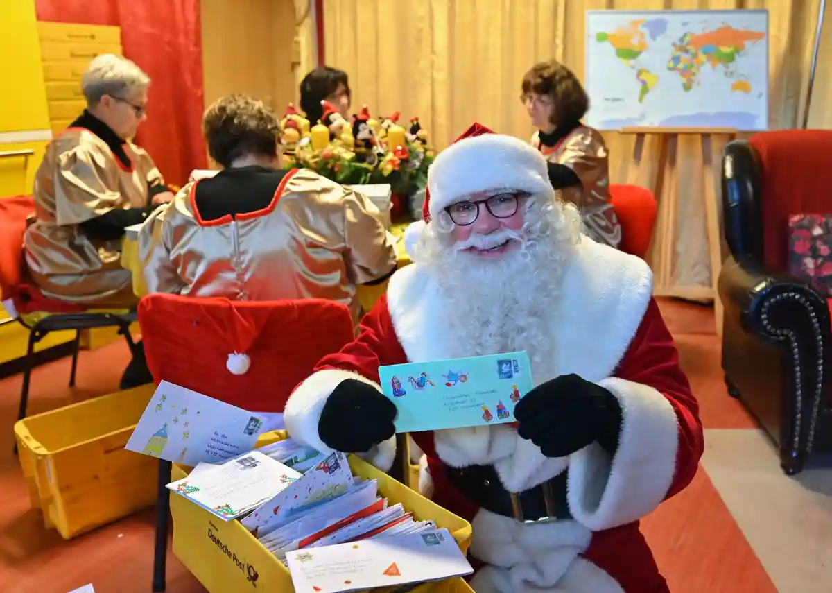 Дед Мороз вновь открыл почтовый филиал в Химмельпфорте