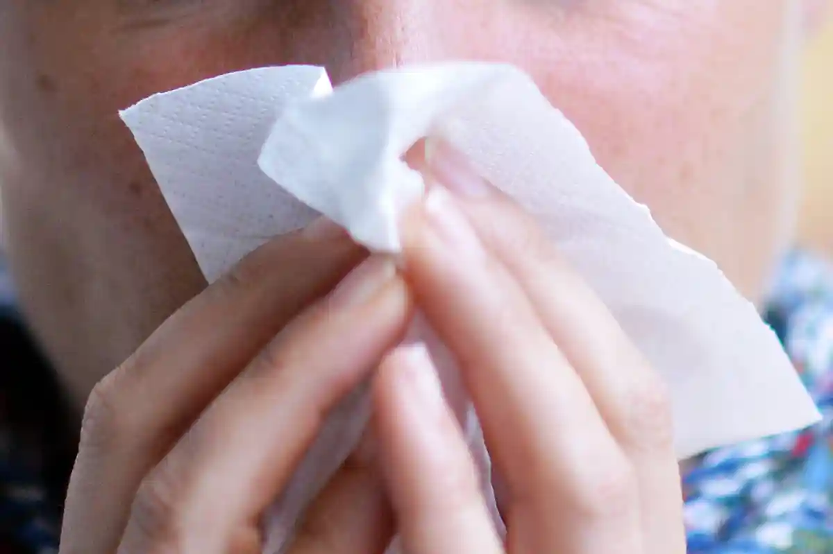 Простуда, кашель и корона:Нос заложен: В качестве причин высокого числа заболевших РКИ называет простудные заболевания и значительный рост числа коронавирусных инфекций.