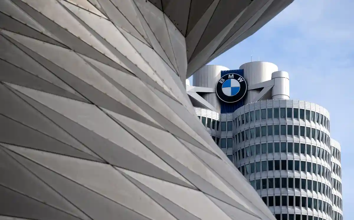 Штаб-квартира компании BMW:Штаб-квартира BMW в Мюнхене: Компания представила новые квартальные показатели.