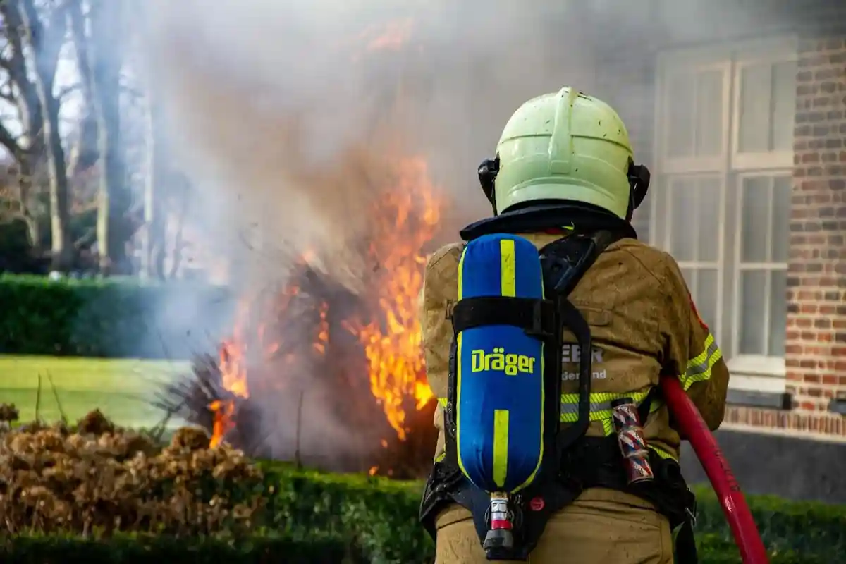 Сколько зарабатывает пожарный инспектор, зависит от разных факторов. Фото: damian Ruitenga / pexels.com