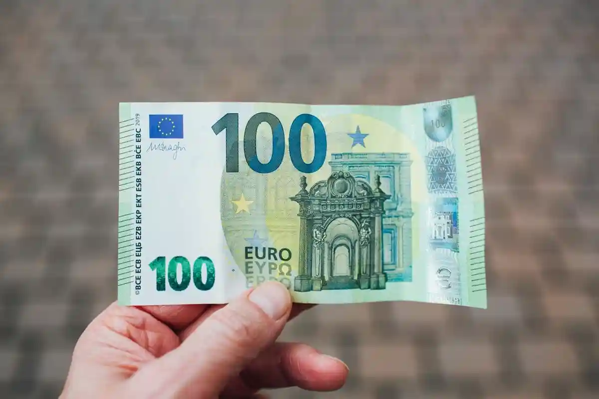 Нельзя расплачиваться евро