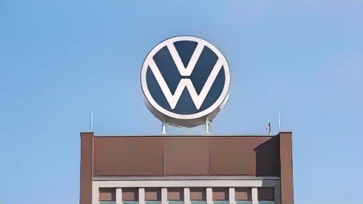 Башенный блок марки Volkswagen на территории автопроизводителя в Вольфсбурге.:Башенный корпус марки Volkswagen на территории автопроизводителя в Вольфсбурге. Фото