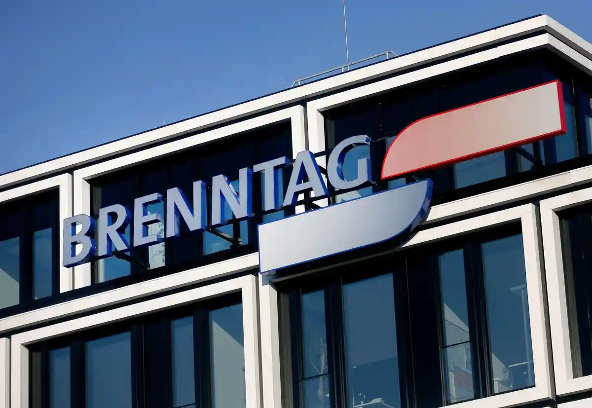 Бреннтаг:На фотографии - штаб-квартира компании Brenntag AG. Компания Brenntag, торгующая химикатами, делает следующий шаг к тому, чтобы сделать два своих подразделения более независимыми.