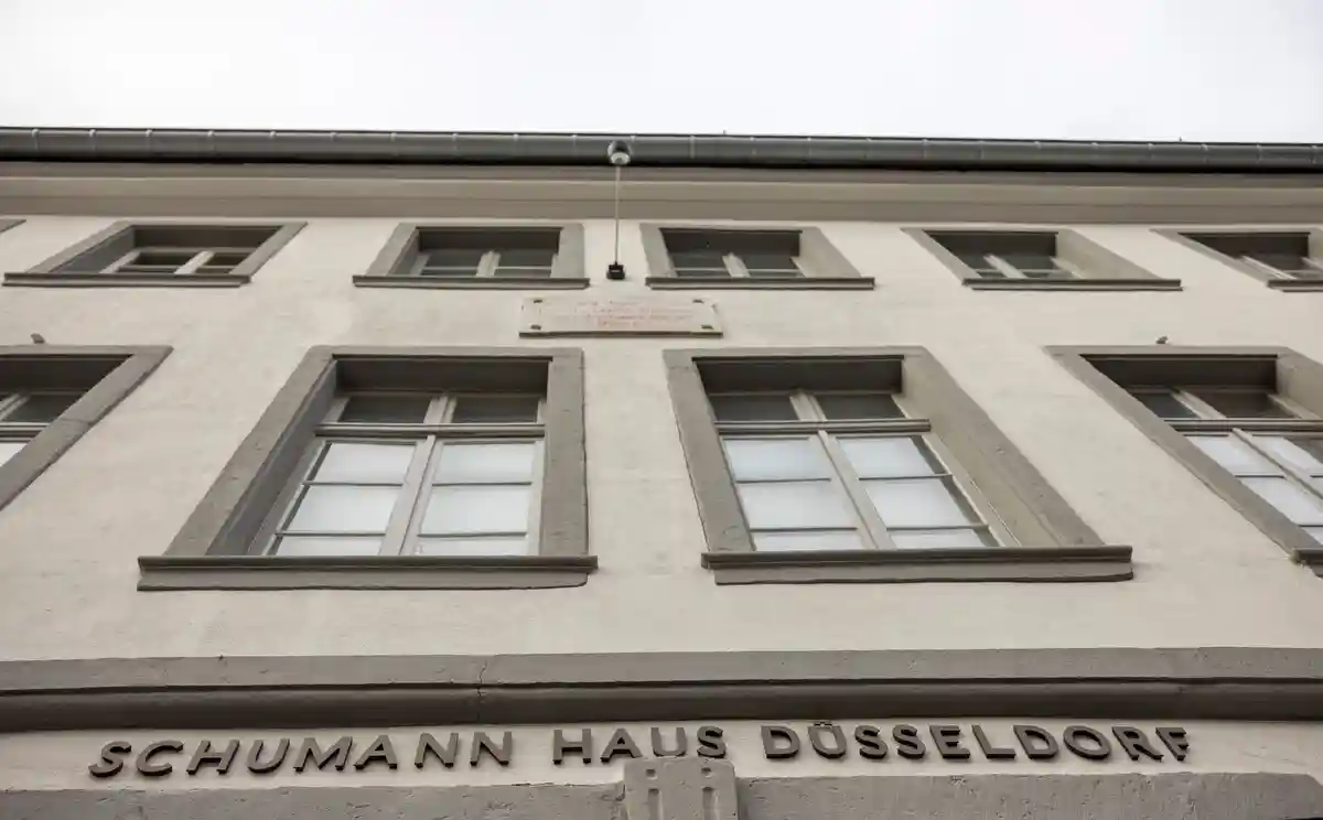 Дом Шумана в Дюссельдорфе:Вид на фасад отреставрированного дома Шумана.