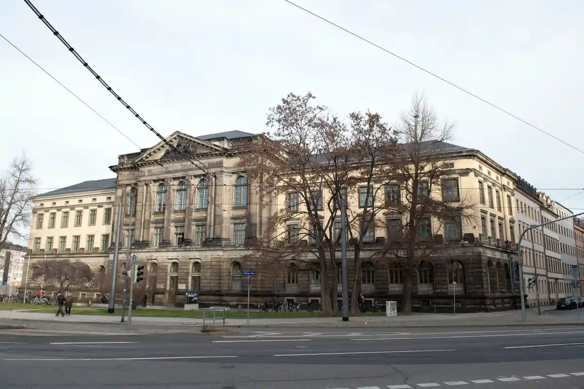 Дрезденский музыкальный университет:Вид на колледж "Карл Мария фон Вебер".