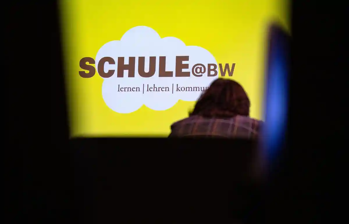Государственная пресс-конференция Баден-Вюртемберг:Презентация с названием "Schule@BW".