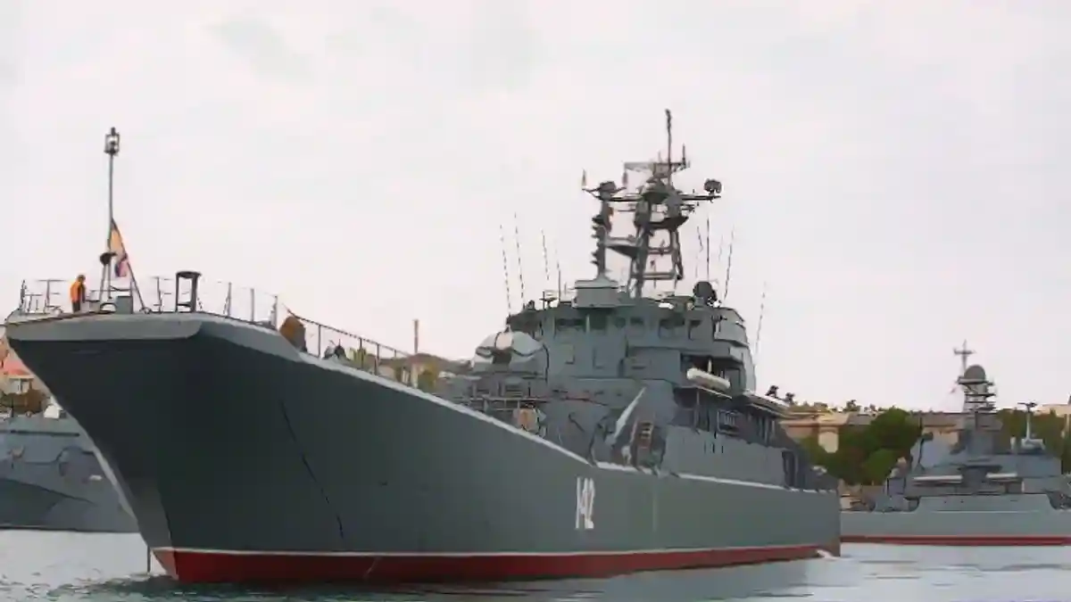 Корабль все еще цел: "Новочеркасск" в гавани Севастополя в сентябре 2021 года:Корабль все еще цел: "Новочеркасск" в гавани Севастополя в сентябре 2021 года.
