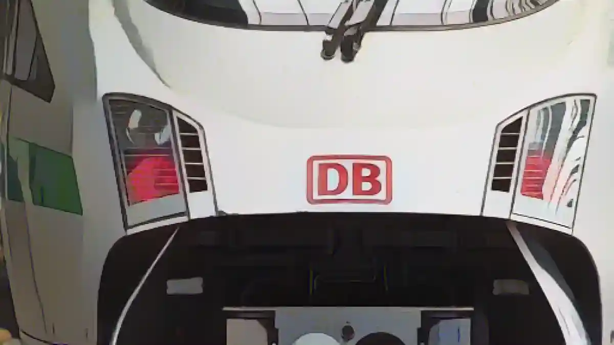 Логотип Deutsche Bahn можно увидеть на передней части поезда ICE.:Логотип Deutsche Bahn можно увидеть на передней части поезда ICE. Фото