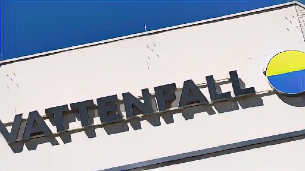 Логотип энергетической компании Vattenfall на стене здания.:Логотип энергетической компании Vattenfall на стене дома. Фото
