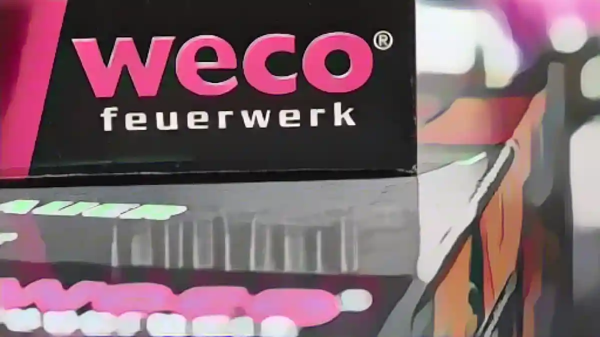 Логотип компании Weco, производящей фейерверки, в демонстрационном зале компании. Weco сообщает о высоких показателях продаж.:Логотип компании Weco, производящей фейерверки, в демонстрационном зале компании. Weco сообщает о высоких показателях продаж. Фото