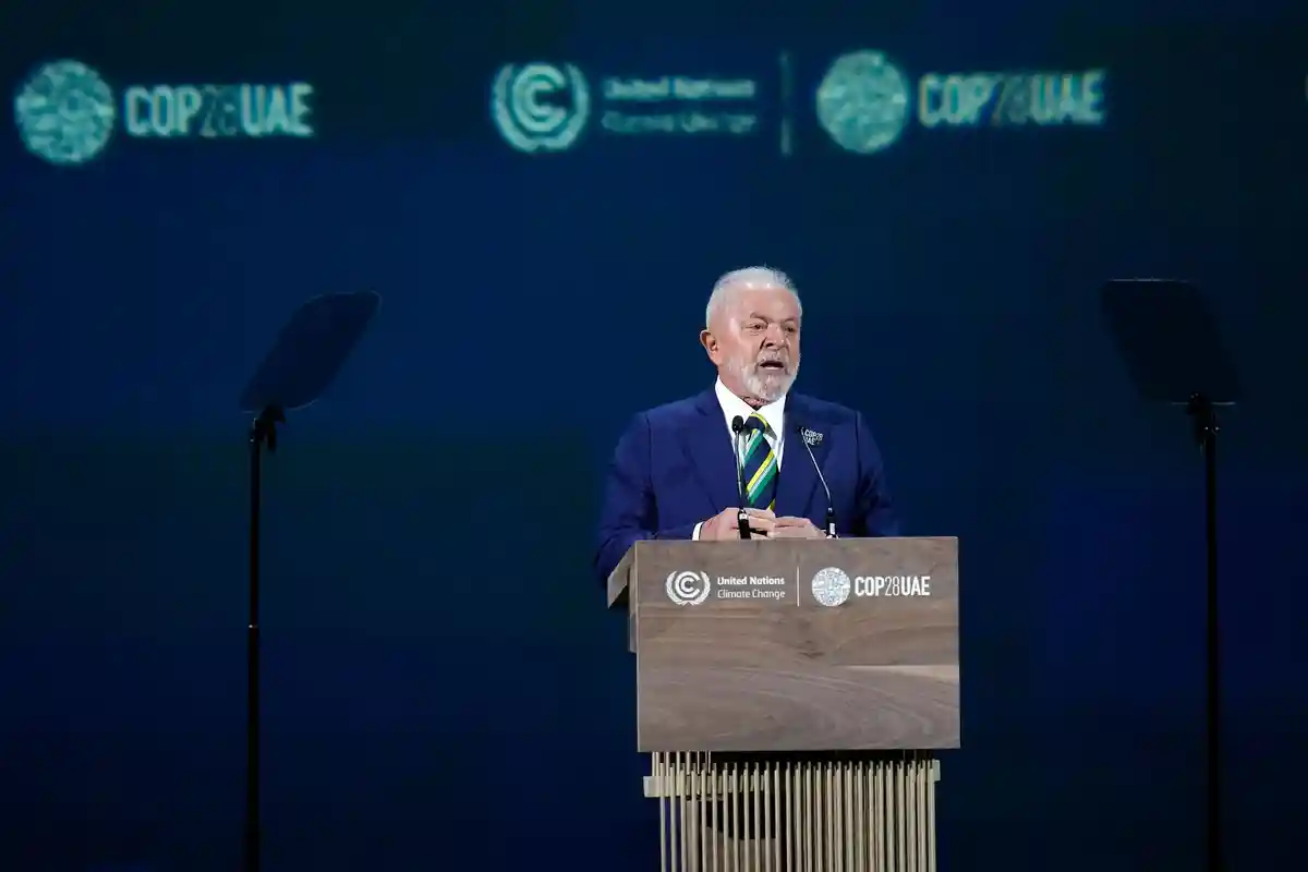 Лула:Президент Бразилии Луис Инасио Лула да Силва выступает на климатическом саммите ООН. На следующей неделе он будет находиться в Берлине.