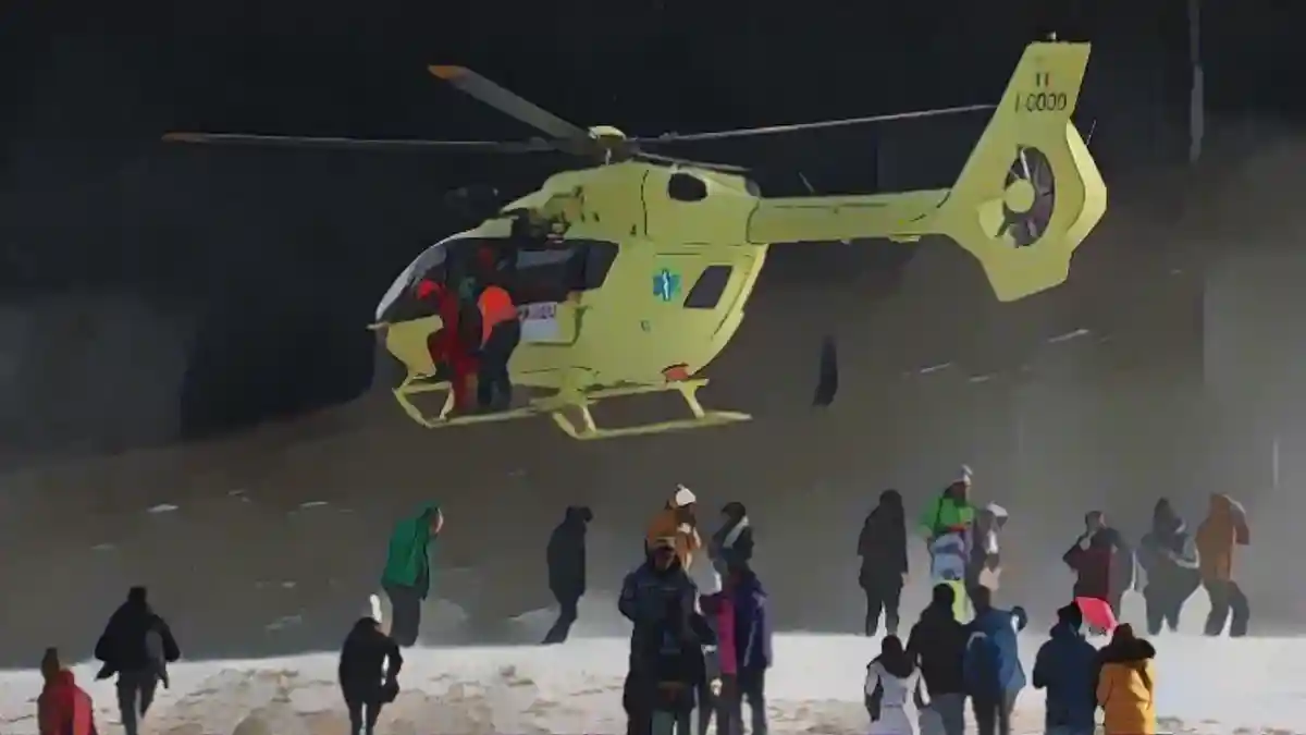 Марко Шварца пришлось увозить на вертолете:Марко Шварца пришлось увозить на вертолете.