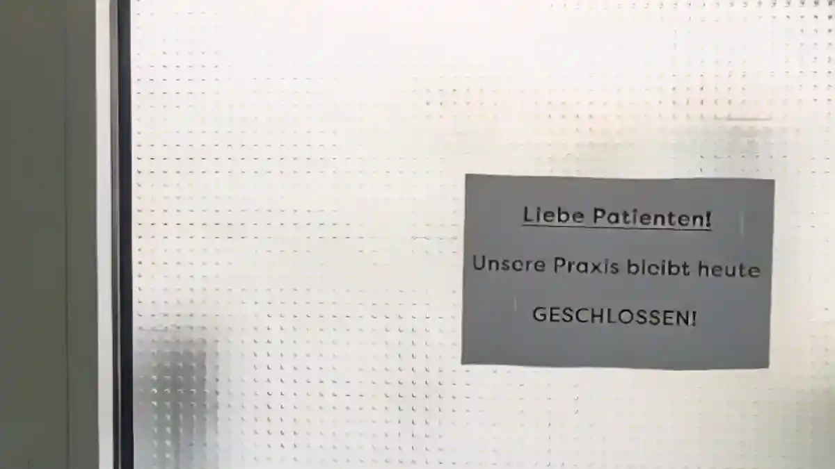 Многие врачебные кабинеты в Германии остаются закрытыми.:Многочисленные врачебные кабинеты в Германии остаются закрытыми