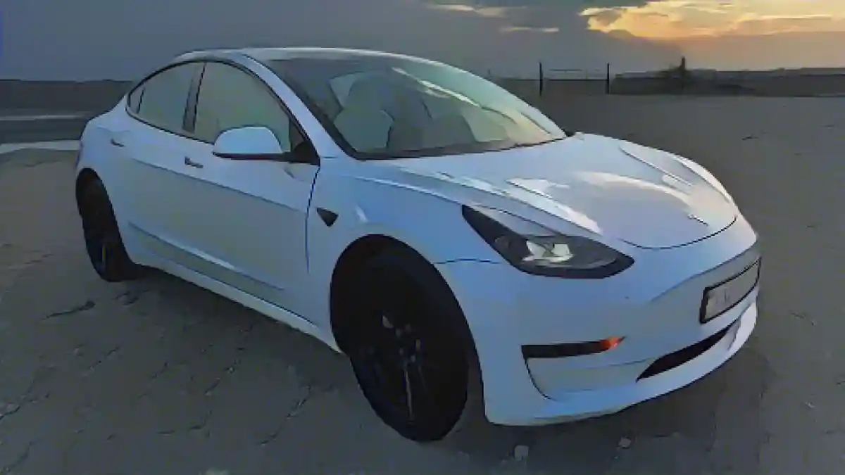 Модель Tesla:В будущем Tesla должна чаще просить водителей о внимании