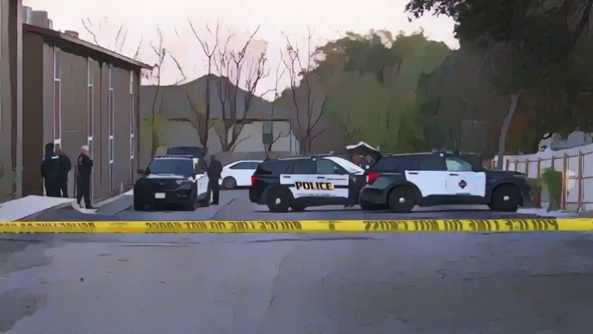 Полиция работает на месте, где тело пропавшего техасского подростка и ее парня, возможно, было найдено в машине, припаркованной возле жилого комплекса, во вторник, 26 декабря 2023 года.: