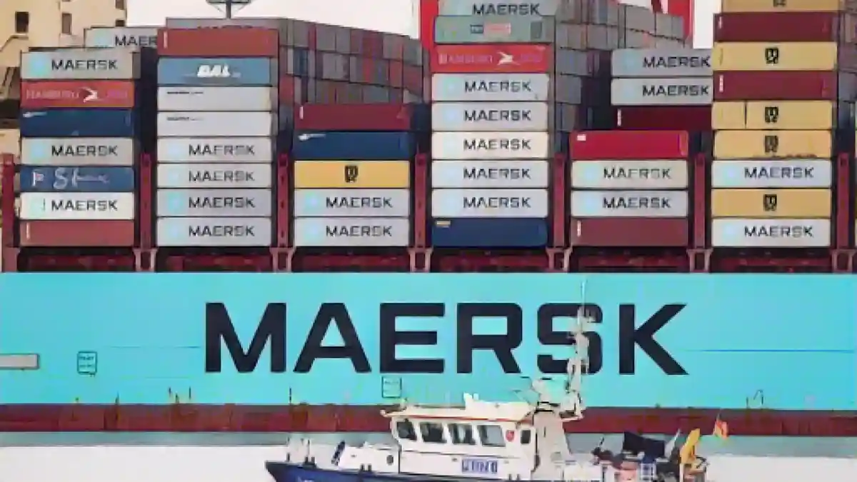 После нападения на грузовое судно, принадлежащее судоходной компании Maersk, инцидент будет расследован.:После нападения на грузовое судно Maersk будет проведено расследование инцидента. Фото