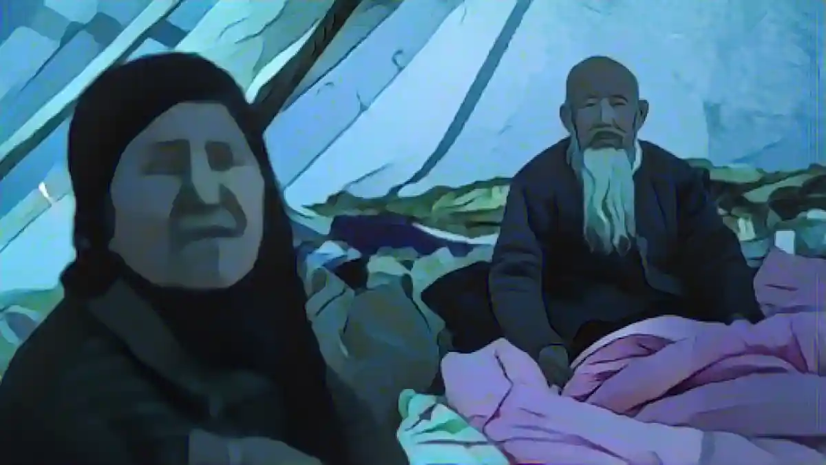 Пострадавшие в палатках пытаются согреться одеялами:Пострадавшие в палатках пытаются согреться одеялами