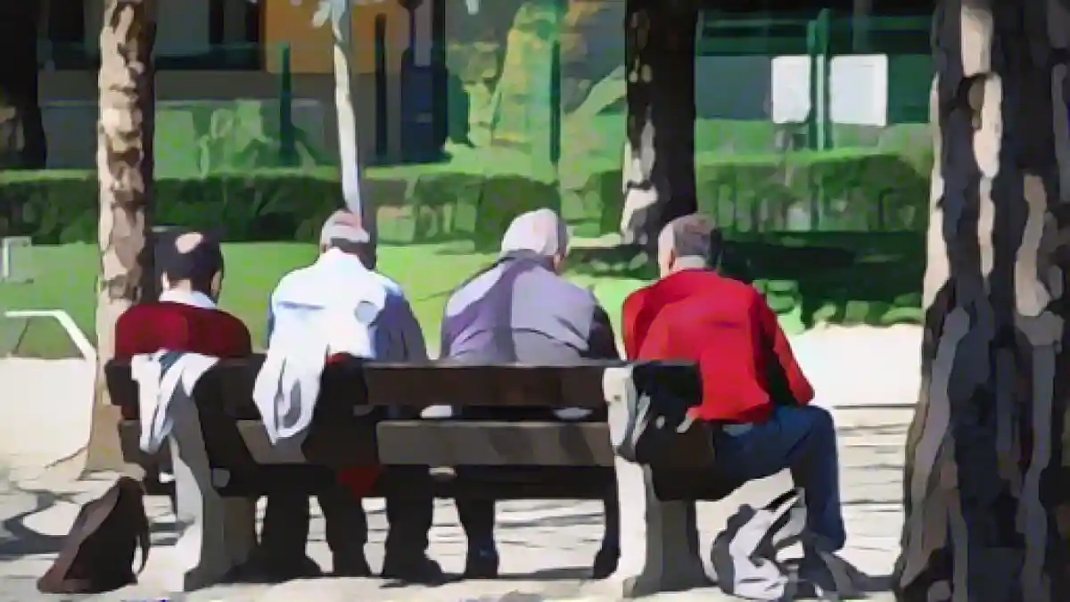 Пожилые мужчины на запрете:Пожилые мужчины на скамейке