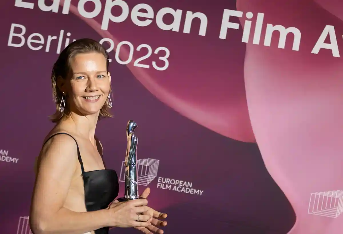 Сандра Хюллер:Актриса Сандра Хюллер с Европейской кинопремией. За ним могут последовать и другие трофеи.