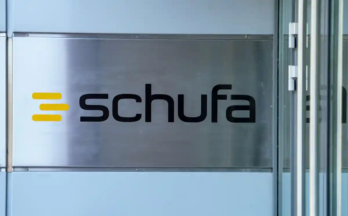 Schufa:Schufa предоставляет своим договорным партнерам оценку кредитоспособности потребителей, если в этом есть законный интерес.