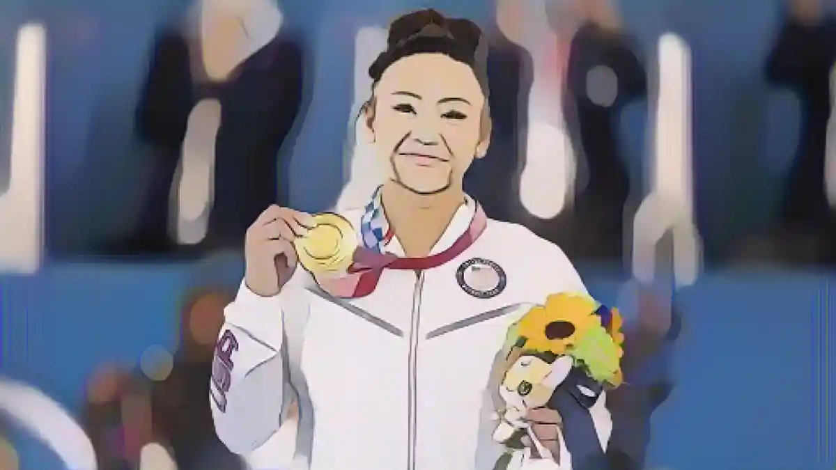 Суни Ли завоевала золотую медаль в финальных индивидуальных соревнованиях по многоборью среди женщин в гимнастическом центре Ариаке на летних Олимпийских играх 2020 года в Токио.:Суни Ли завоевала золотую медаль в финальных индивидуальных соревнованиях по многоборью среди женщин в Гимнастическом центре Ариаке на летних Олимпийских играх 2020 года в Токио.