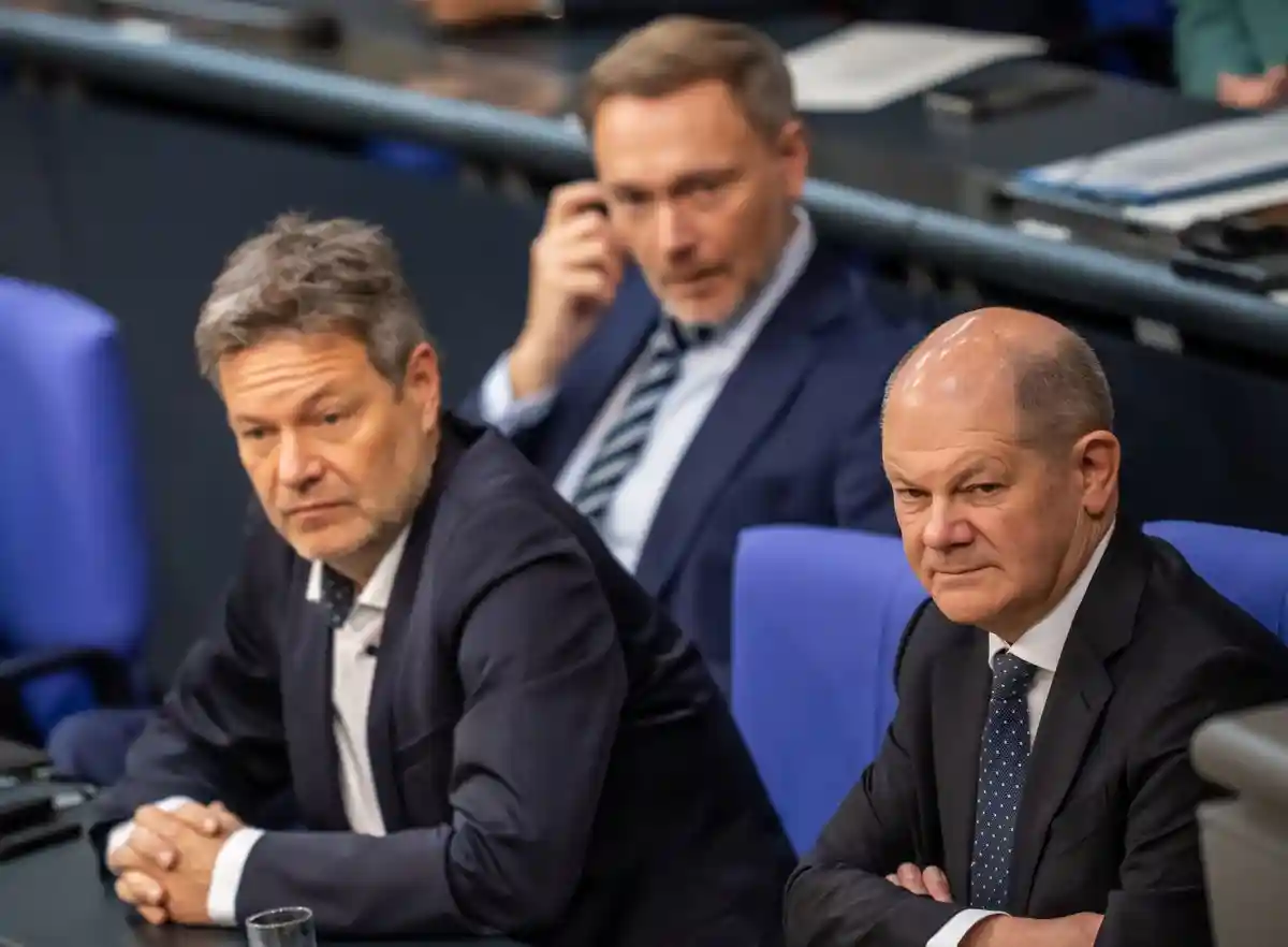 Светофор:По данным недавнего опроса, 82 процента жителей Германии не удовлетворены работой коалиции Ampel.