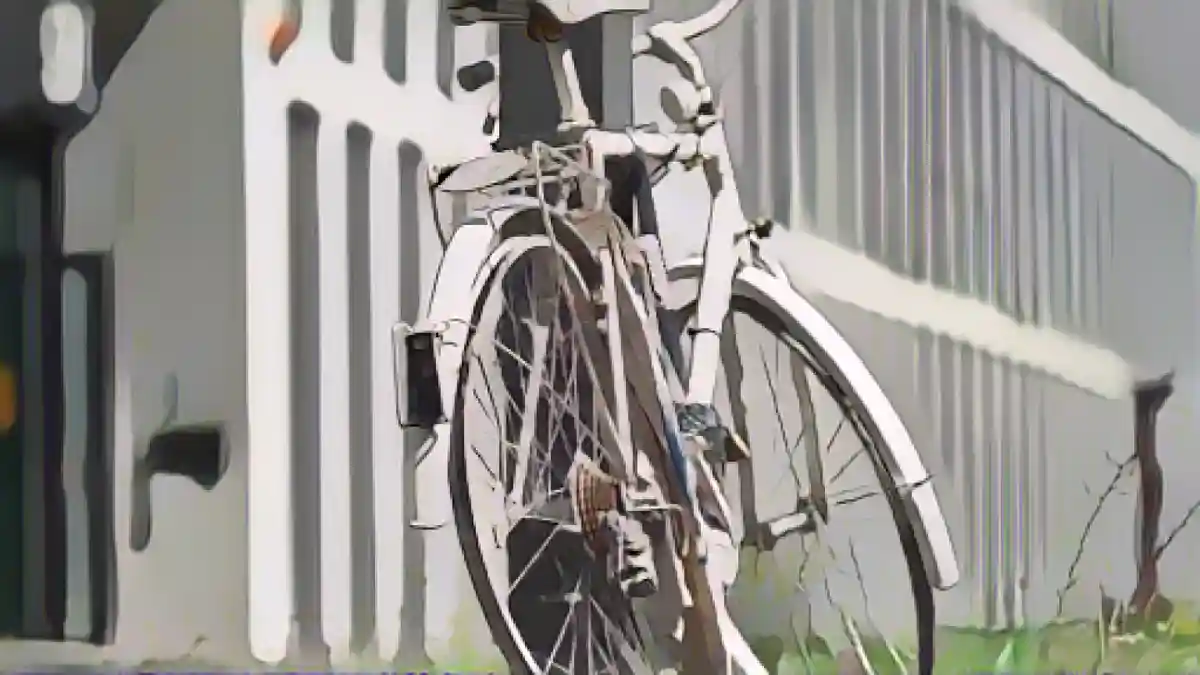 Велосипед-призрак во Франкфурте-на-Майне в память о смертельном несчастном случае с велосипедистом.:Велосипед-призрак во Франкфурте-на-Майне в память о смертельном ДТП с участием велосипедиста. Фото