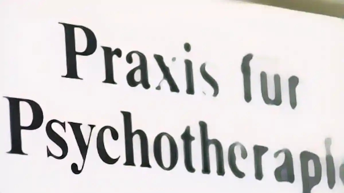 Вывеска для психотерапевтической практики в Стендале.:Вывеска психотерапевтической практики в Стендале. Фото