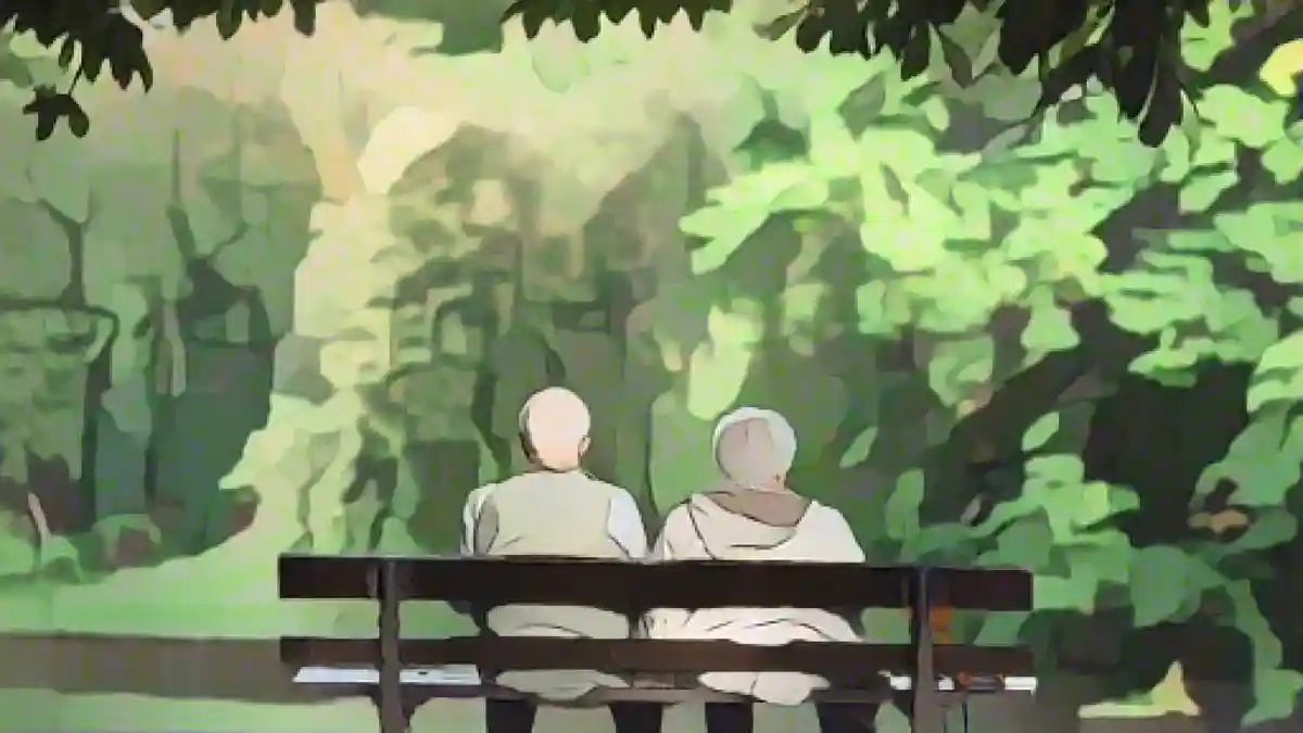 Два пенсионера сидят на скамейке.:Два пенсионера сидят на скамейке. Фото