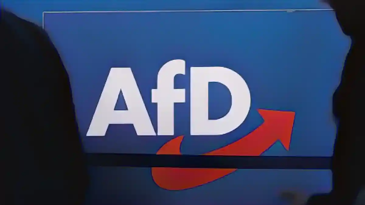 Вид на логотип партии на федеральной партийной конференции AfD.:Логотип партии на федеральной партийной конференции AfD. Фото