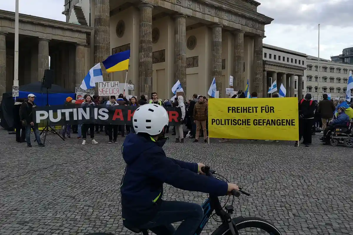 Против войны, за Украину. Акции в Берлине